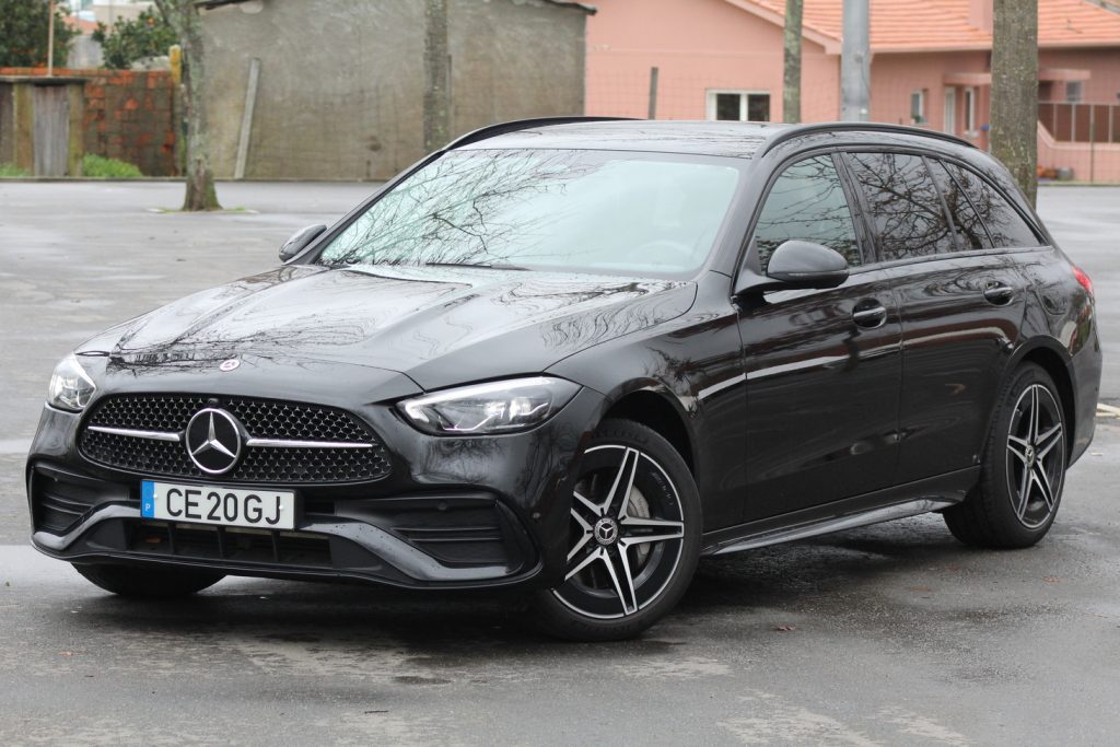 Mercedes-Benz C 300 e PLUG IN 2022 Híbrido Plug-In