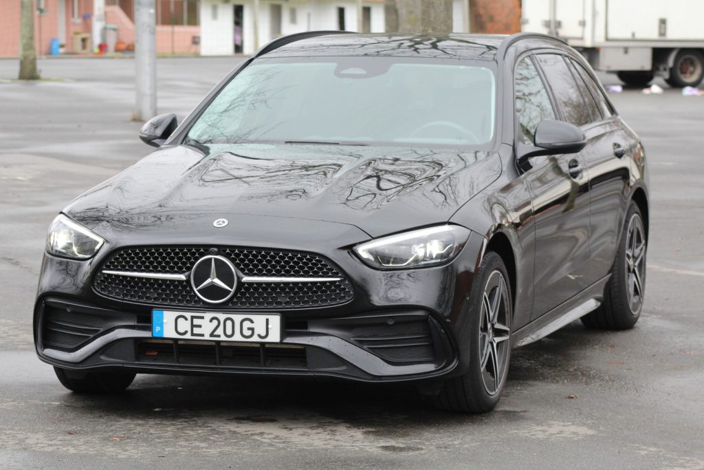 Mercedes-Benz C 300 e PLUG IN 2022 Híbrido Plug-In