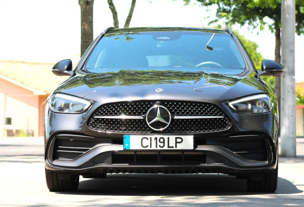 Mercedes-Benz C 300 e PLUG IN 2023 Híbrido Plug-In