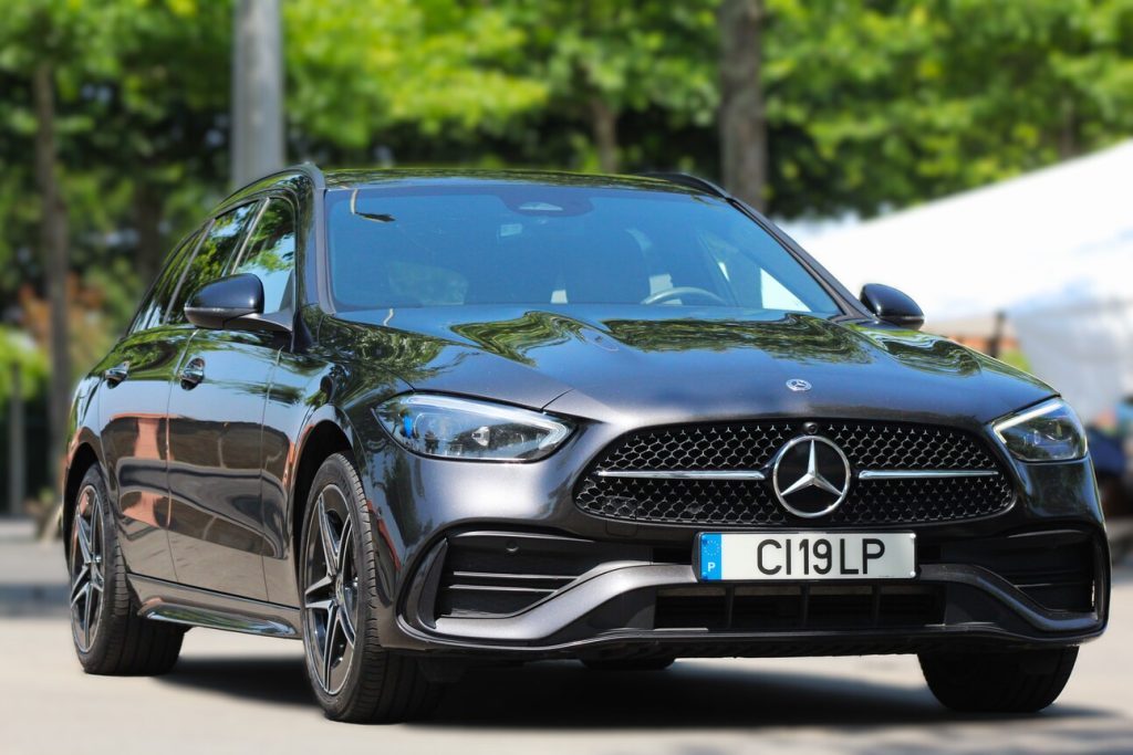 Mercedes-Benz C 300 e PLUG IN 2023 Híbrido Plug-In