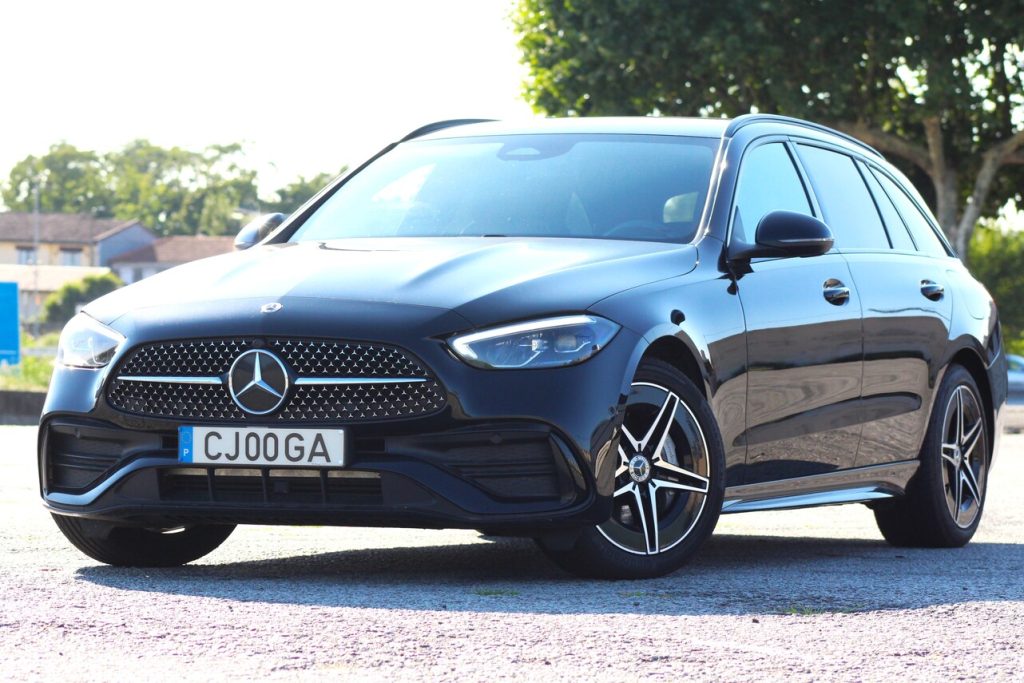 Mercedes-Benz C 300 e PLUG IN 2023 Híbrido Plug-In