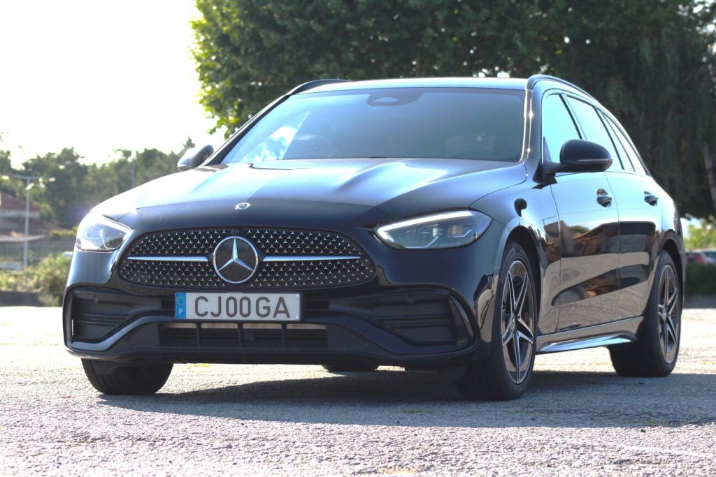 Mercedes-Benz C 300 e PLUG IN 2023 Híbrido Plug-In