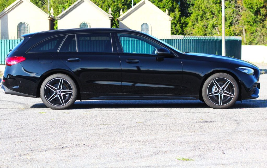 Mercedes-Benz C 300 e PLUG IN 2023 Híbrido Plug-In