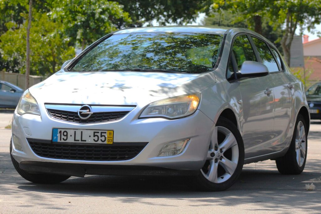 Opel ASTRA 1.3 CDTI 2011 Diesel