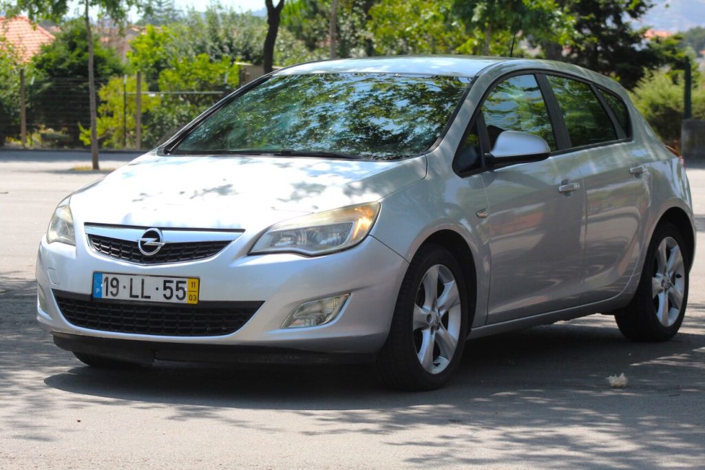 Opel ASTRA 1.3 CDTI 2011 Diesel