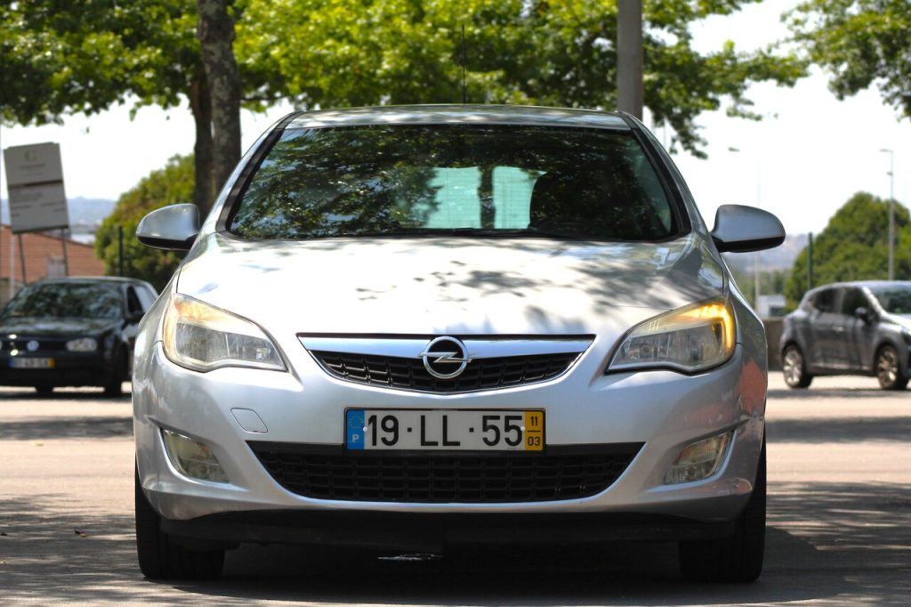Opel ASTRA 1.3 CDTI 2011 Diesel